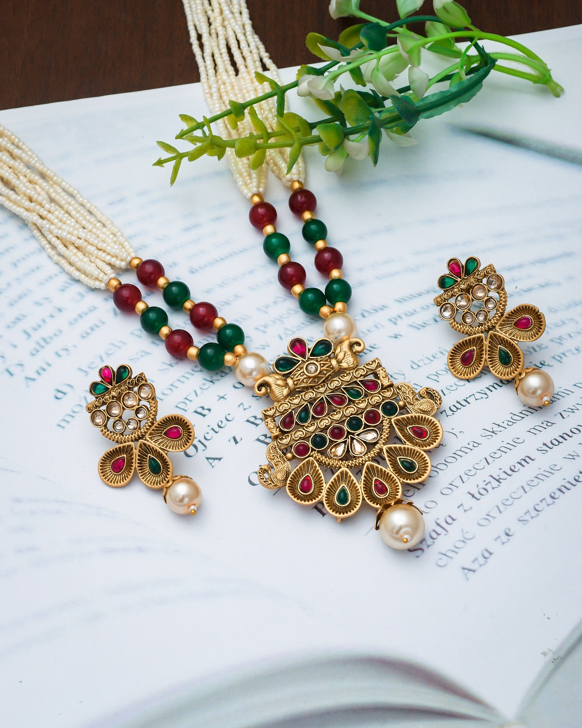 multi colour moti neckless