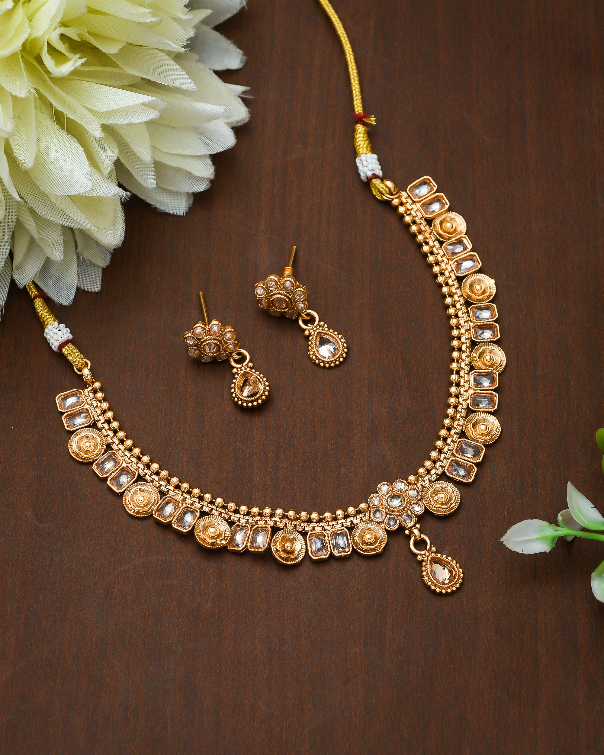 Elevate your style with our VERY LOVELY NECKLACE SET 💎—perfect for adding sparkle to every outfit!