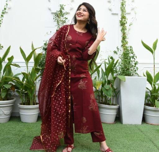 💃 Beautiful Heavy Rayon Gold Printed A-line kurti with Pant and Dupatta💃